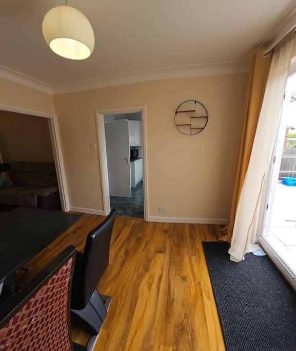 Feel At Home Away From Home Plumstead  Exterior foto